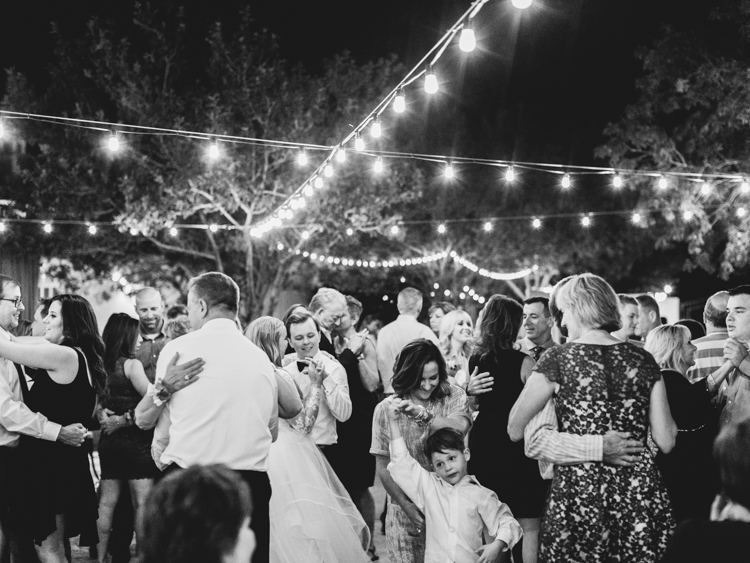 outdoor intimate reception in las vegas wedding photographer