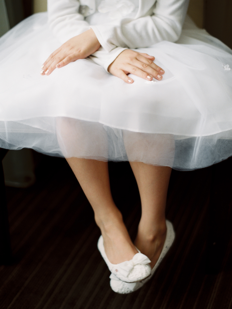 las vegas wedding photography flower girl