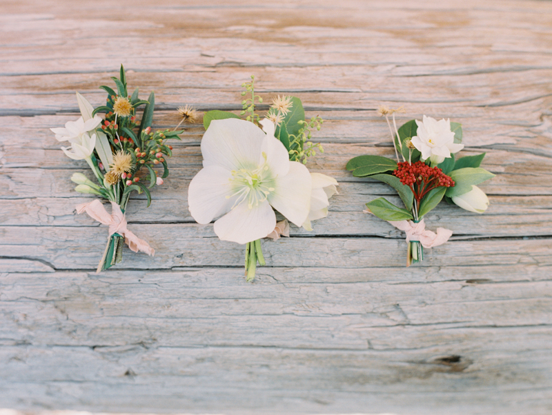 foraged flowers wedding boutonniere 