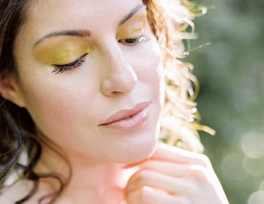 gold yellow eyeshadow bridal makeup