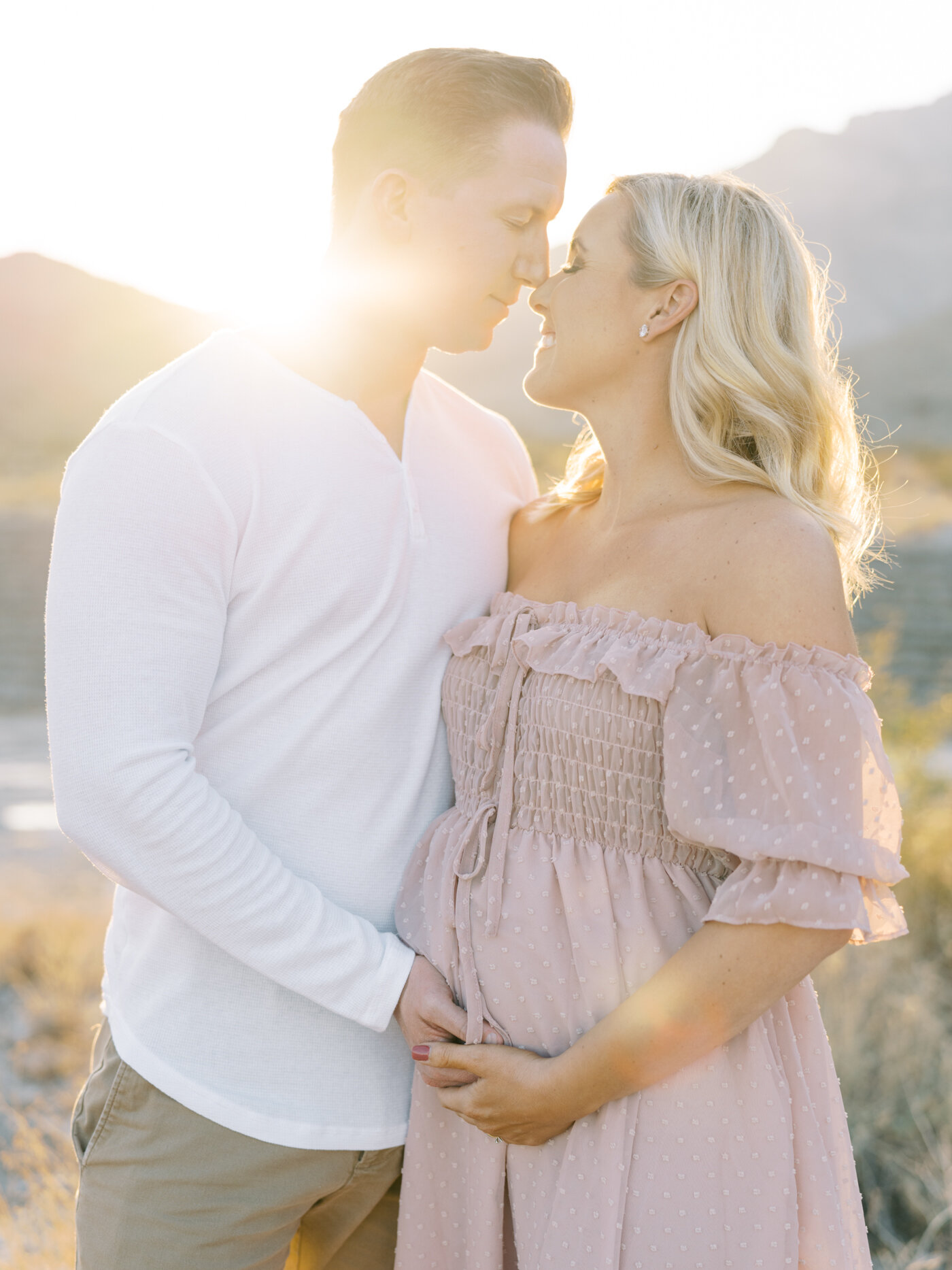 las vegas maternity photography in the desert