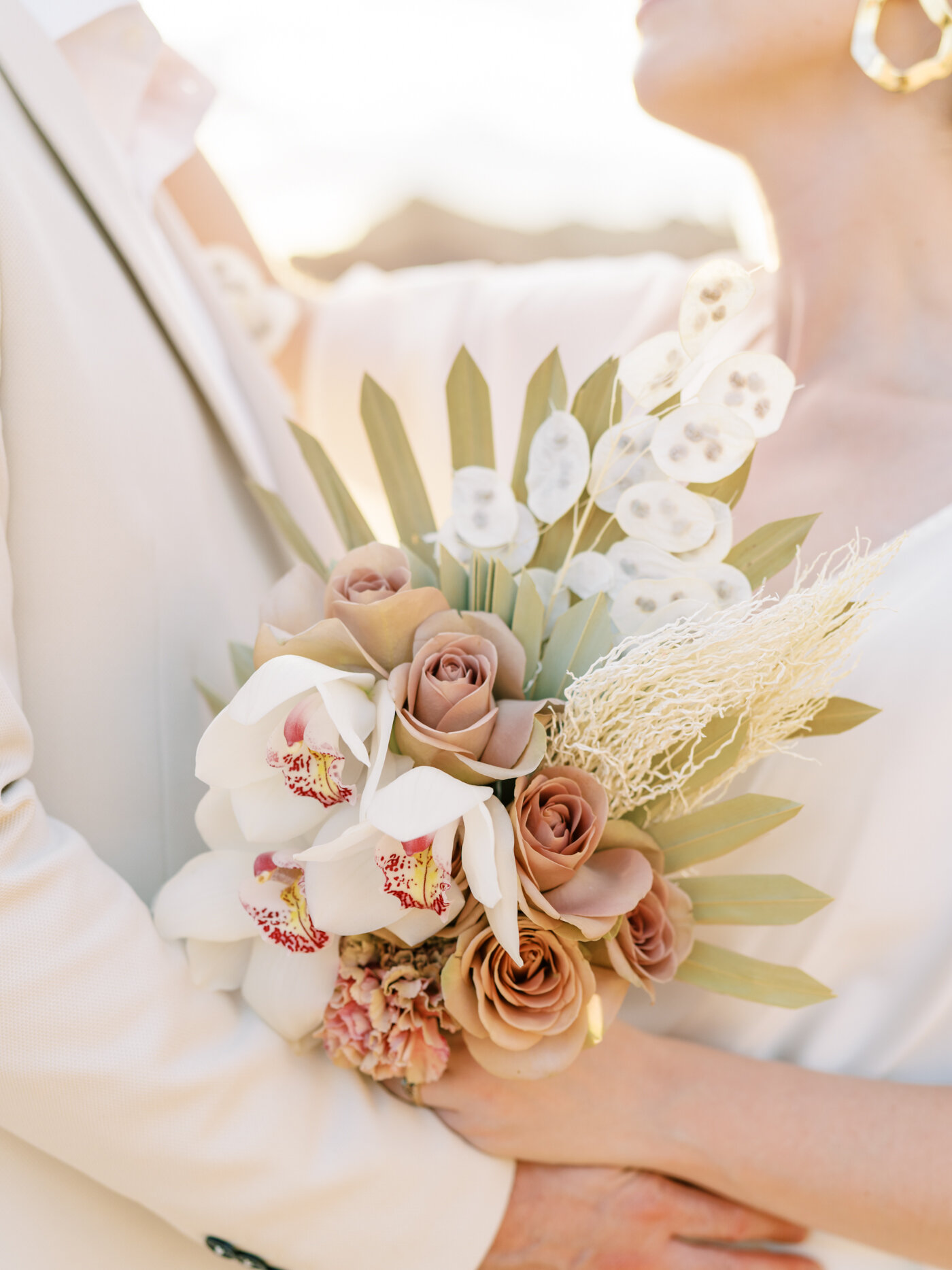 wabi sabi minimal wedding bouquet