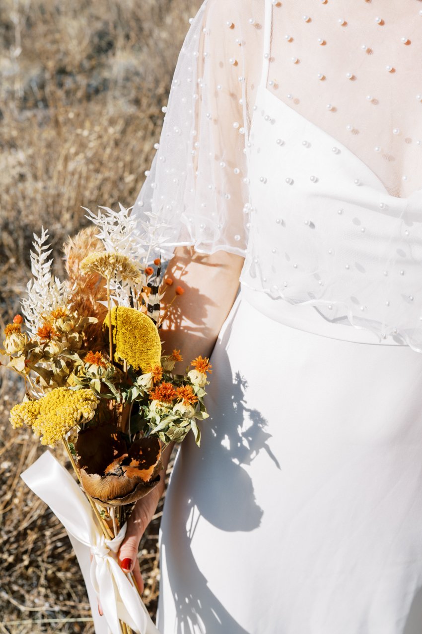 dried flowers desert wedding