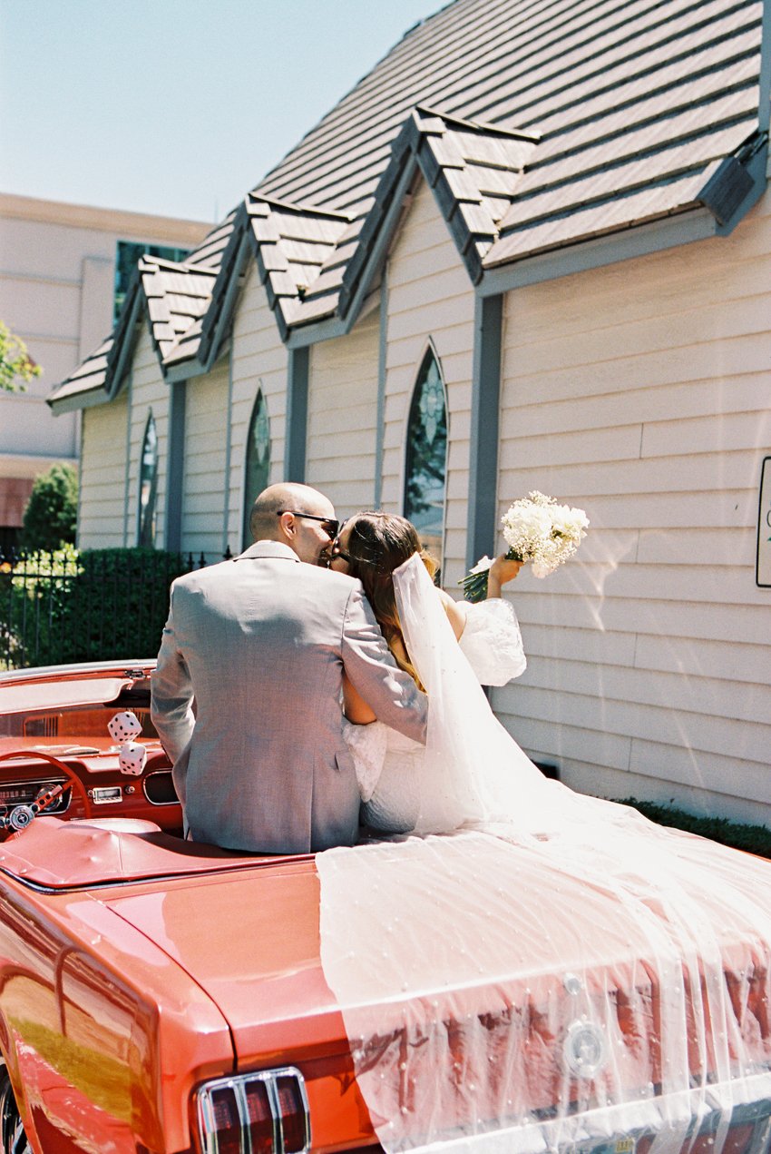 las vegas a special memory wedding chapel elopement