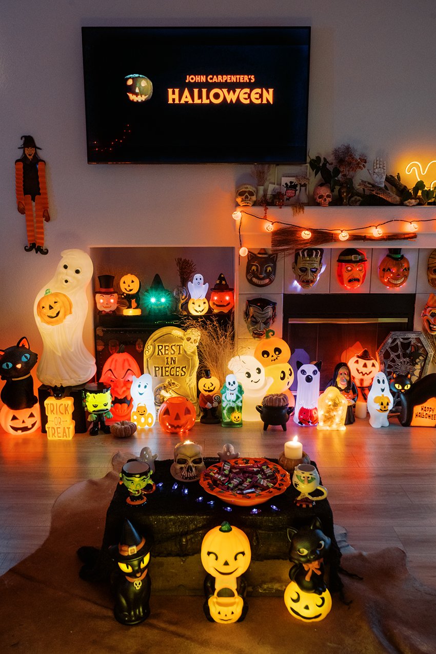 90\'s Halloween Party with Vintage Blow Molds — Gaby J Photography