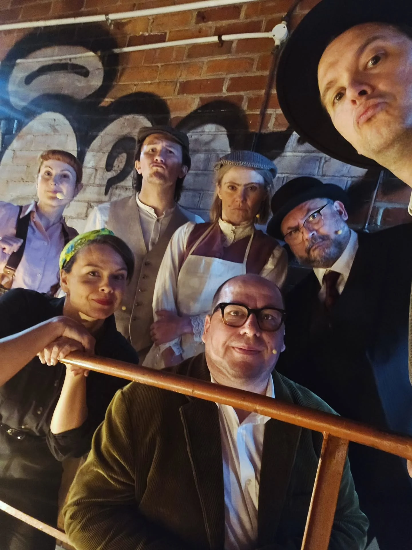 These terribly crimes continue! Yet another murder last night - what are we doing WRONG?! - with butcher Marge Sweats butchered by book shoppe owner Wesley Wakefield. Tonight is selling quickly so snap up those tickets, whodunnit fans...

#fringeworl