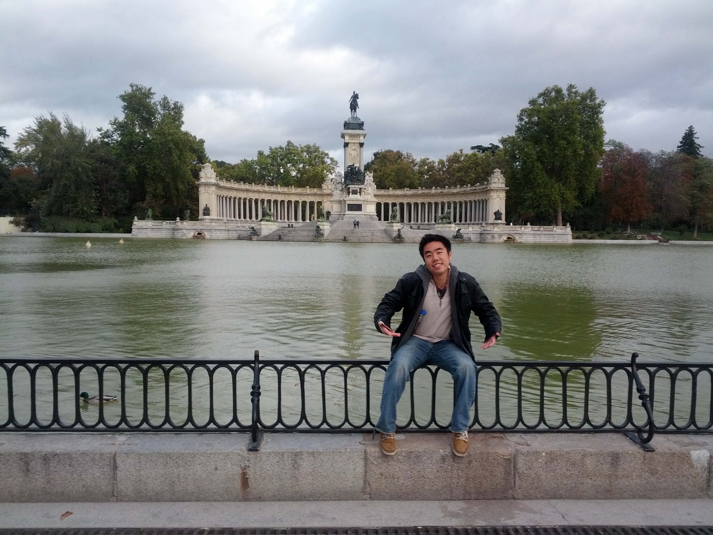 Buenito Park: Monument of Alfonso XII