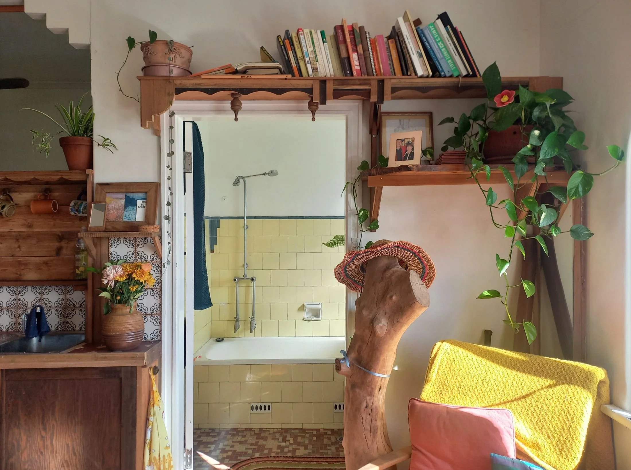 Unique Bathroom fitout Newcastle. Hippy bathroom. Warm colourful bathroom.