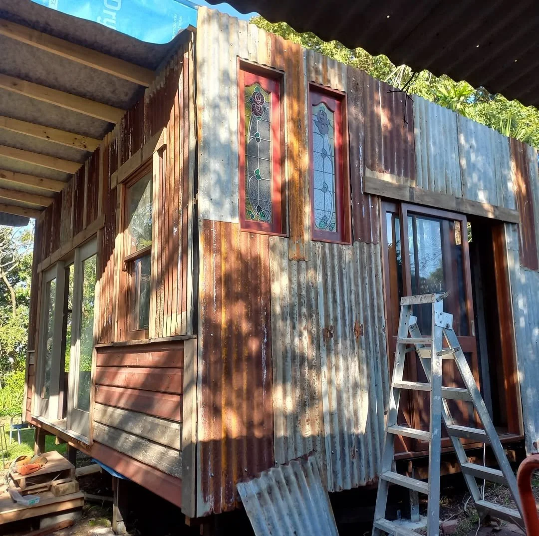 Second Hand Rustic Cabin. Craftsperson and Handyman in Newcastle for small construction including decks and pergolas and cabins and Tiny Houses.