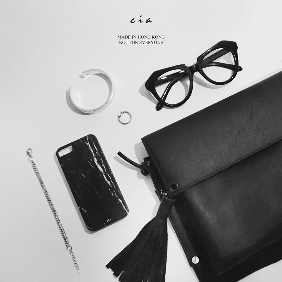 Cia ( FB: cianotforeveryone / IG: @cia_notforeveryone ) 由3個Local Fashion Designers成立,設計任何同fashion有關嘅產品,例如帽子、袋同飾物。沿用 “Not For Everyone” 品牌理念,主張少量生產,賣完就無架啦!你仲唔快啲嚟搶購?