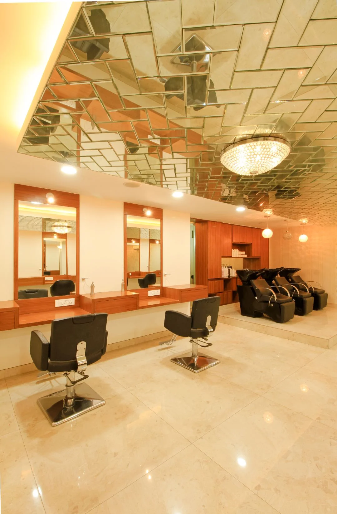Meenakshi Parlour - Raipur