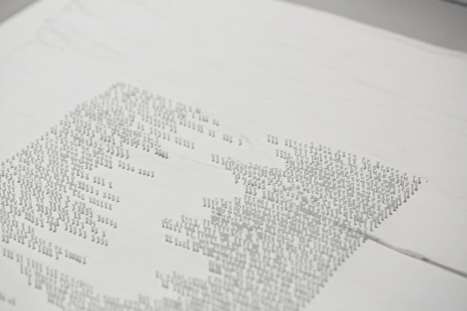 Paragraph of Nails left and right center (iron frame)04.jpg