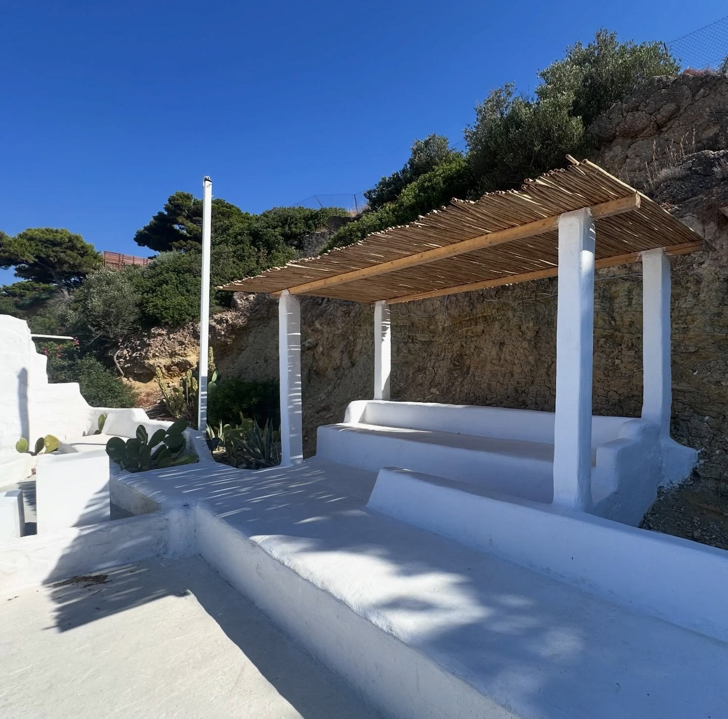 New Corners + New Angles #outdoorstudio #photoshoot #portraitphotography #fashionphotography #athensriviera lagonissi athensphotostudio Ileoforossouniou corporateeventsgreece wellbeingathens eventstudioathens