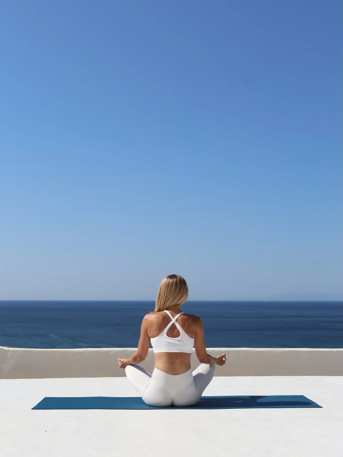 Sea+yoga #athens #lagonisi #wellbeing #events #outdoorstudio seaview