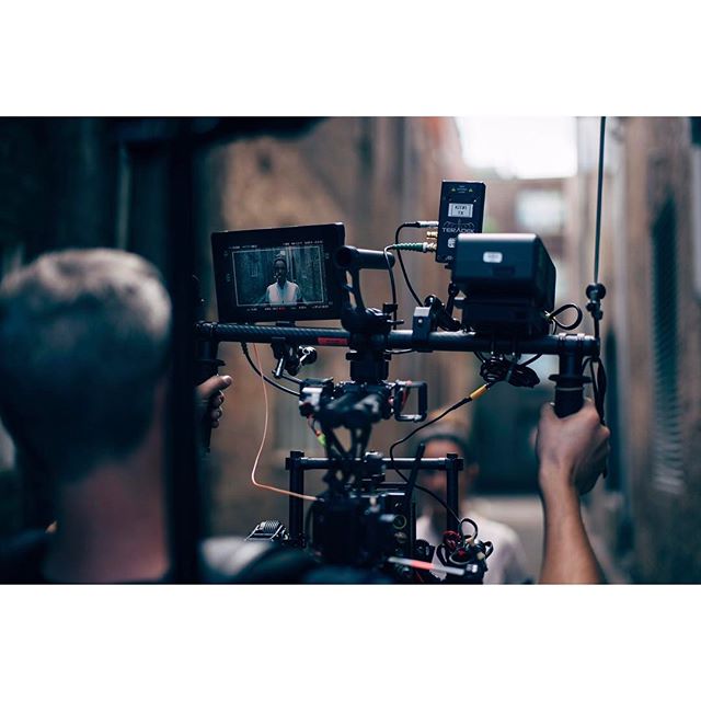 Endless tech .. #movim15 #freeflysystems #arrimini #alexamini #cookes4 #behindthescenes #setlife #smallhd #teradek #walterklassenfx #walterklassenslingshot #tvc