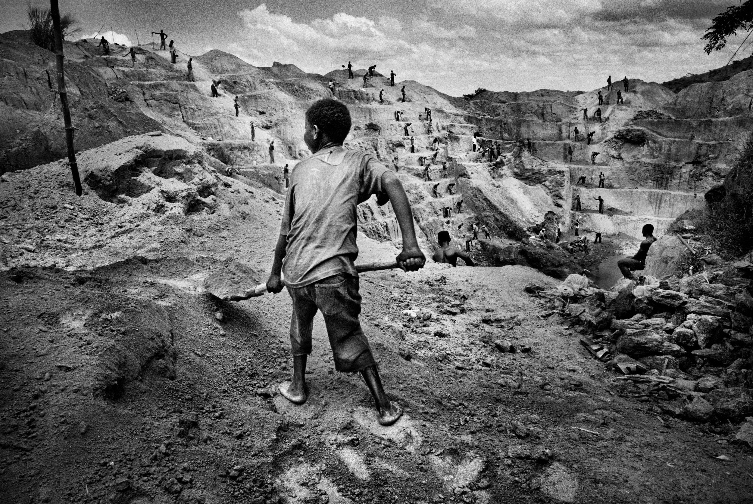 A child gold miner in Watsa, northeastern Congo. 2004