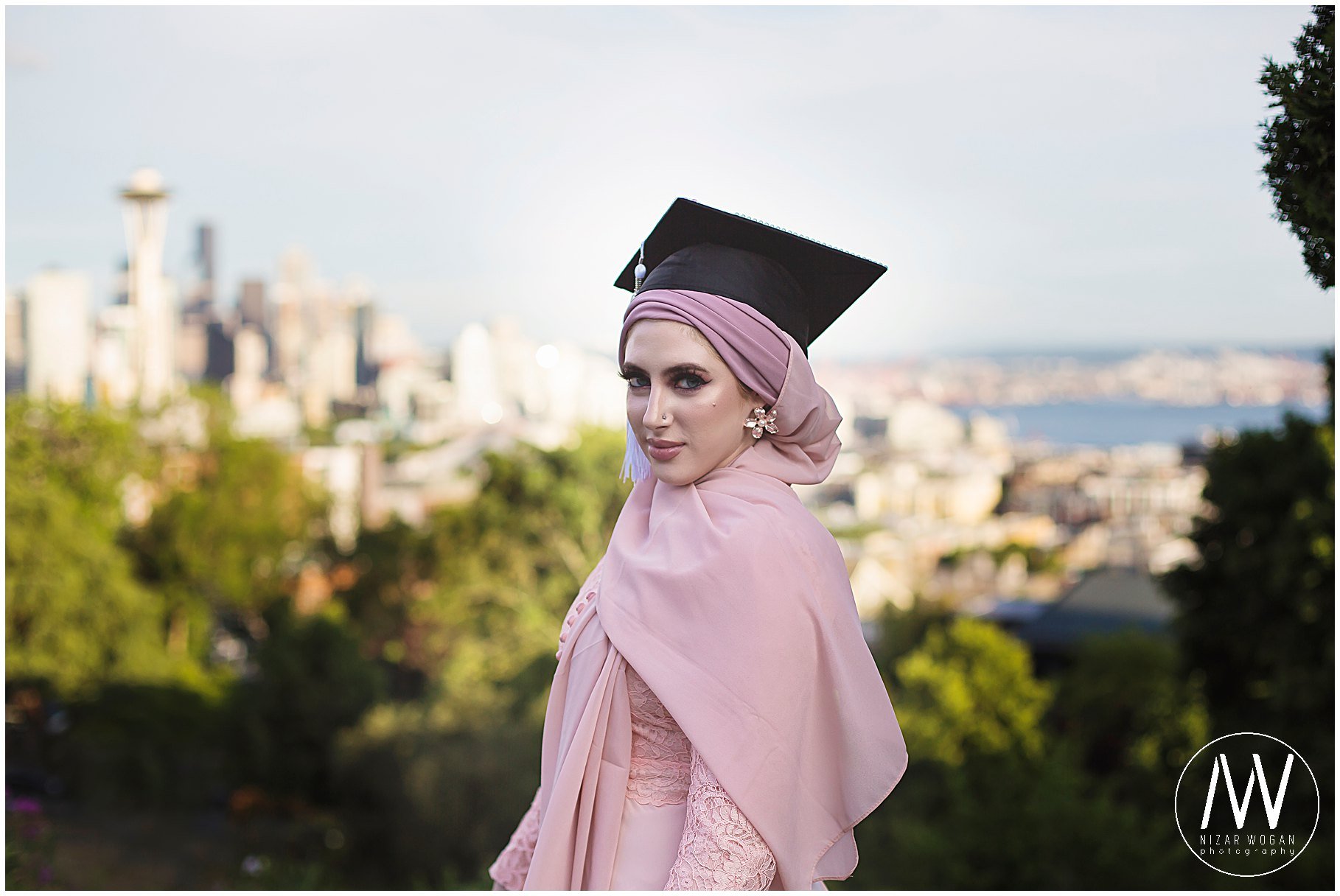 graduation picture seattle university kerry park3.jpg