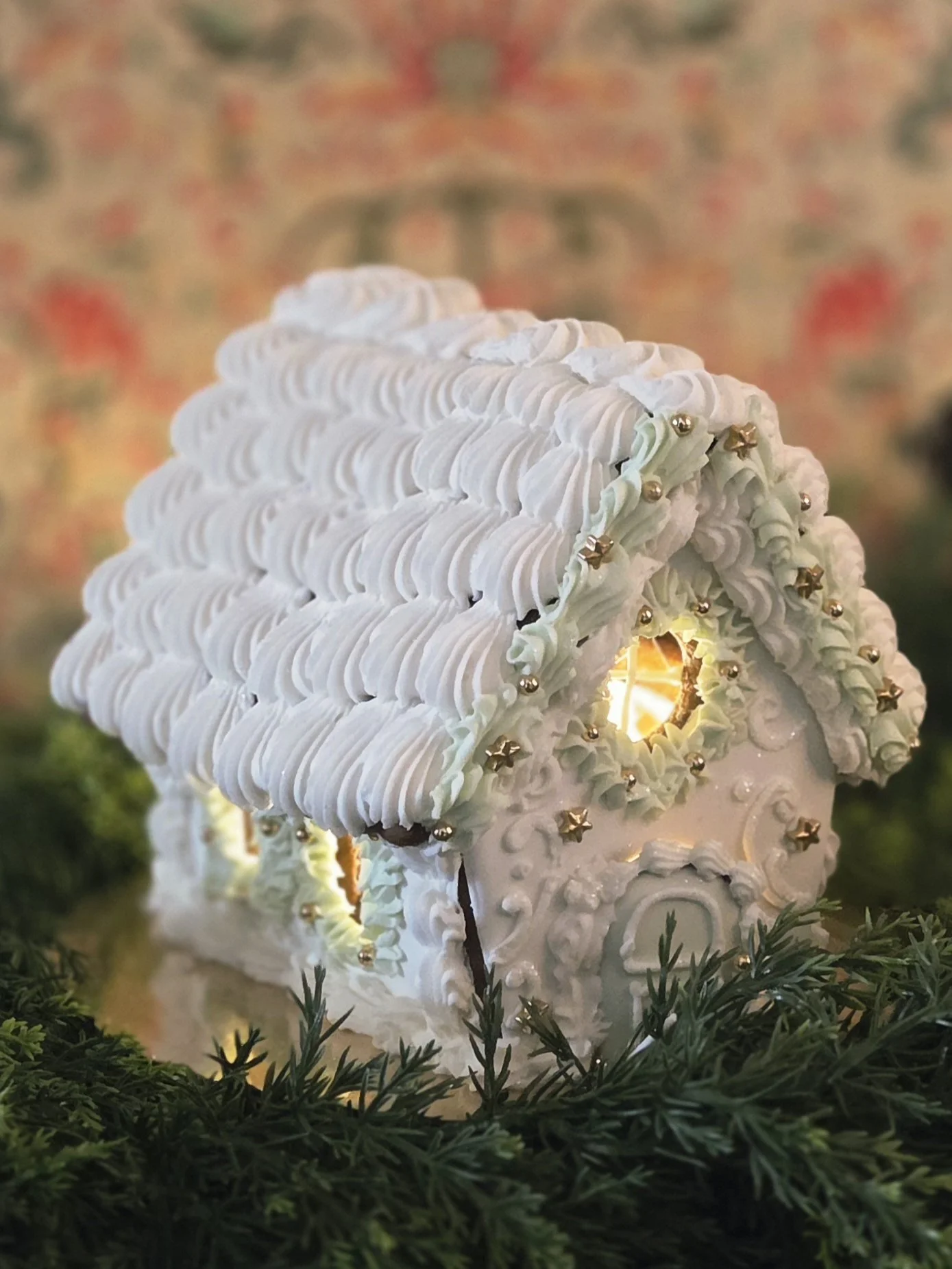 Small Winter White Gingerbread House 2026.jpg