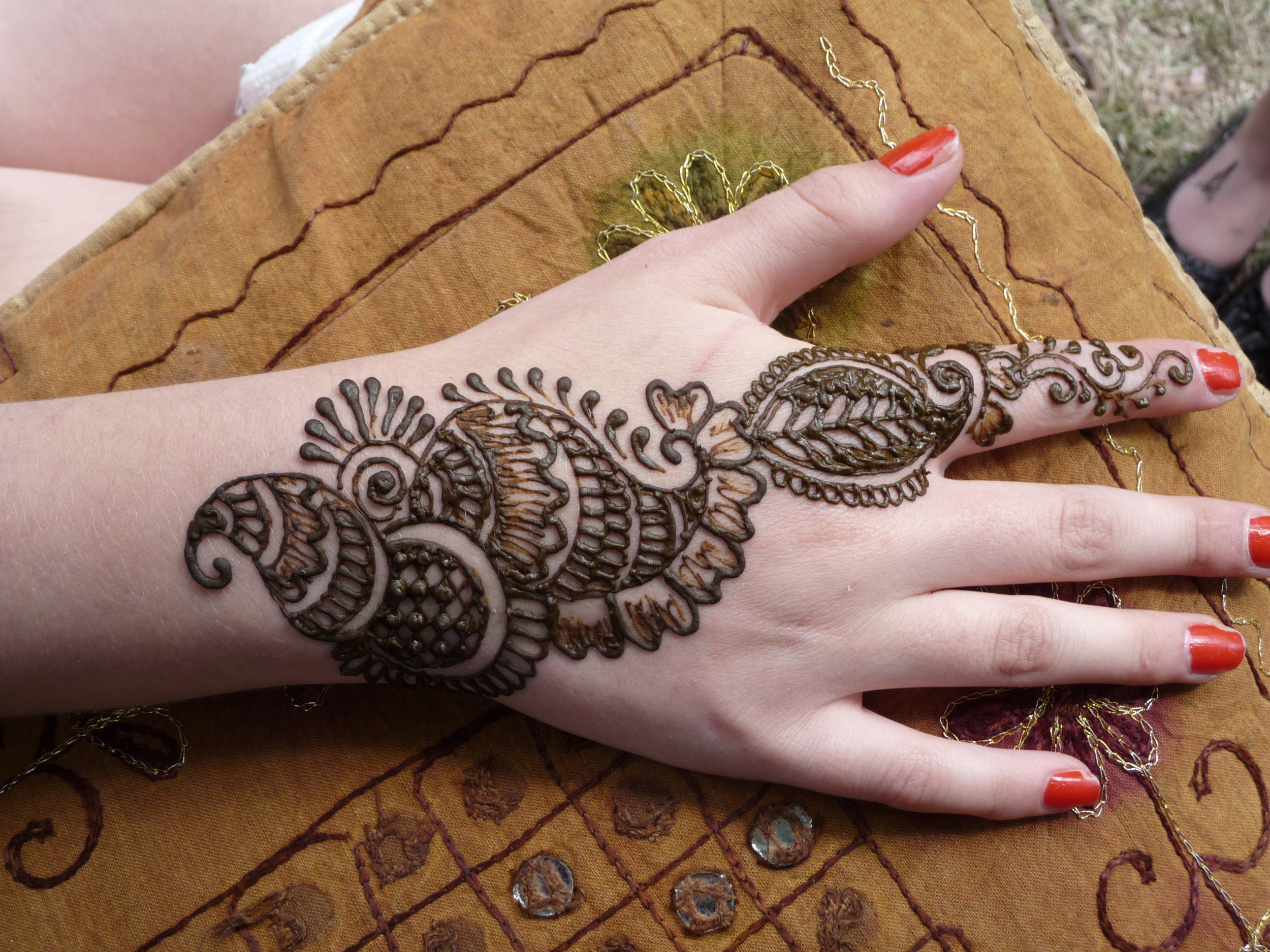 henna stall pattern to print.JPG