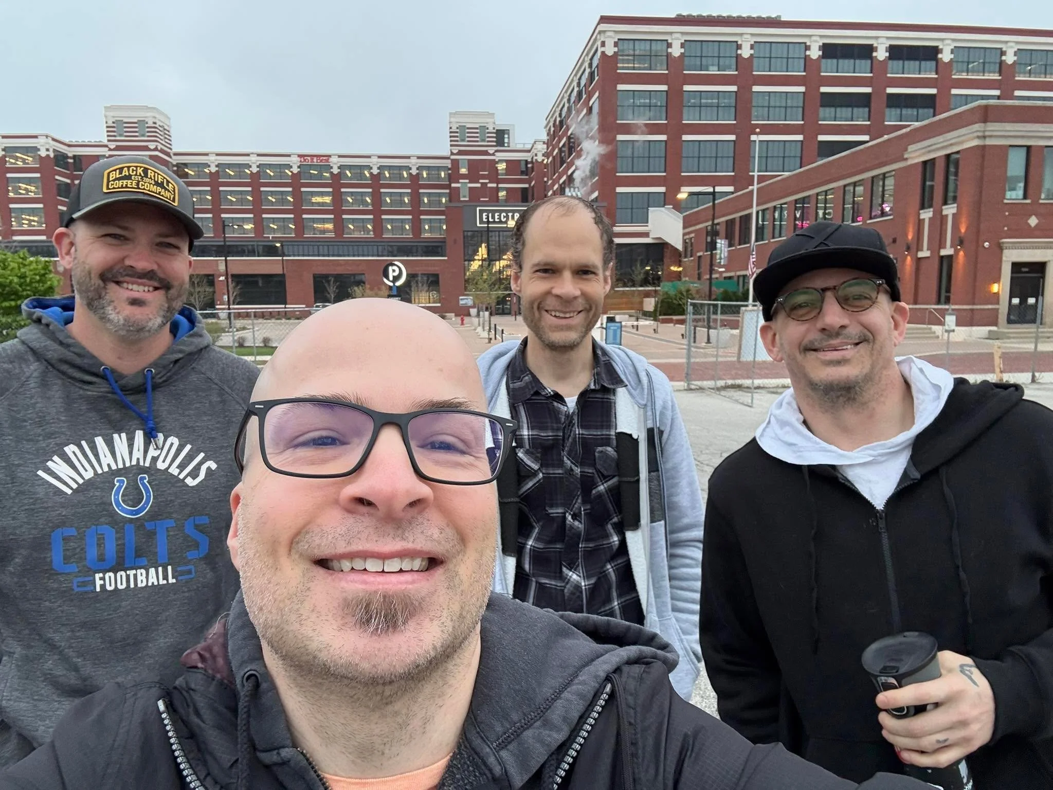 The band and I are playing at another Farmer&rsquo;s Market TODAY (4/26)! We&rsquo;re at the Fort Wayne Farmers Market at 1620 Broadway between 9AM to 1PM (at Electric Works).
 
http://ftwaynesfarmersmarket.com
 #yearroundharvest #ftwaynesfm #freshfw