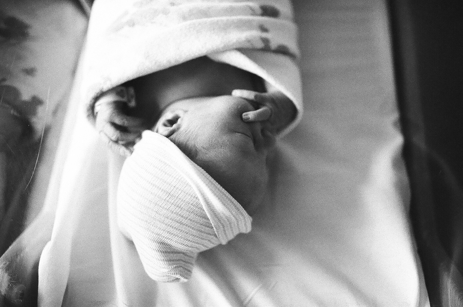 film newborn photographer-11.jpg