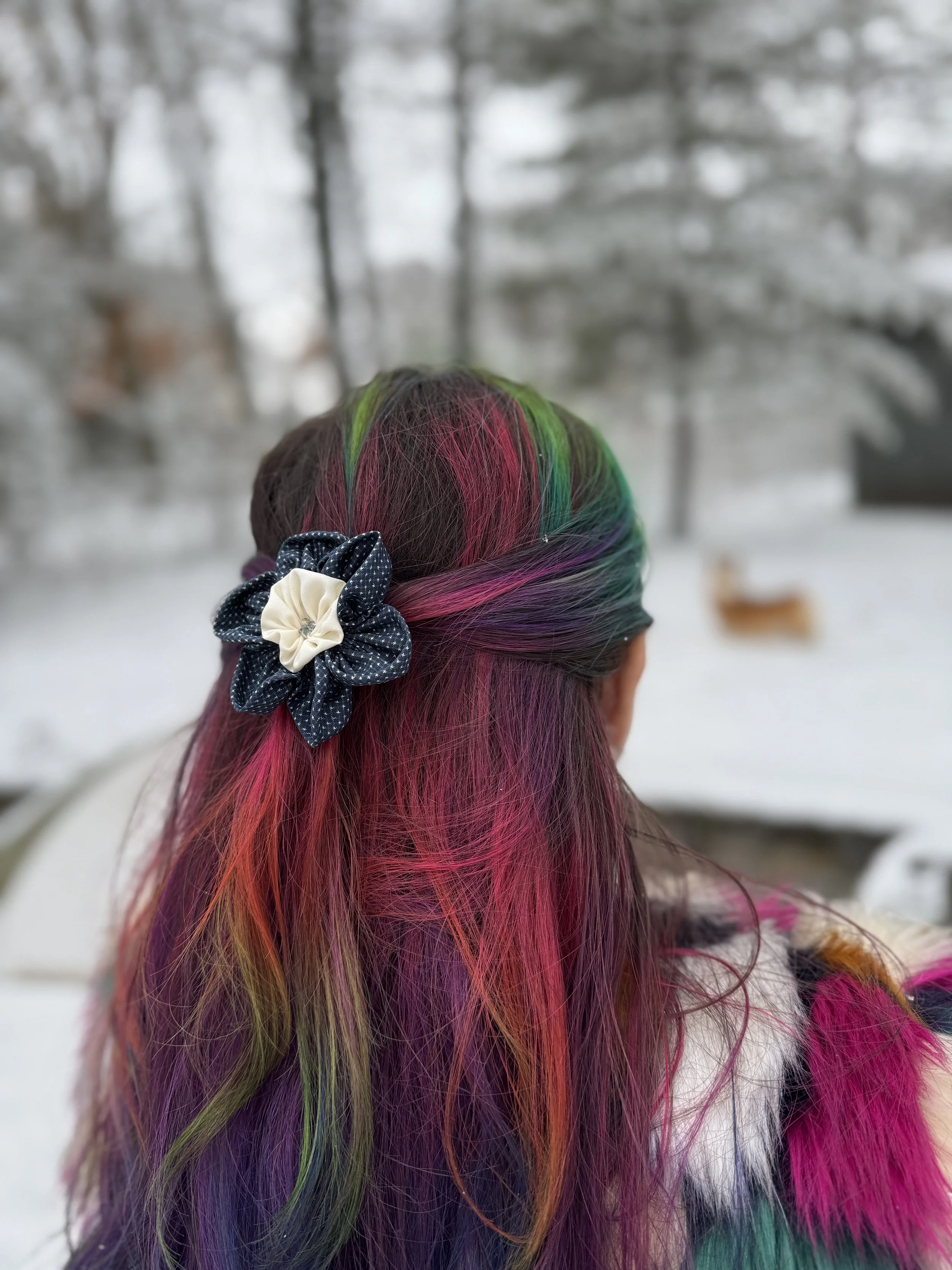 Navy/Ivory Kanzashi Flower Hair Clip