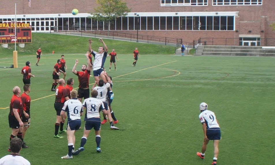 White Plains Big Second Half Opens up the score, Warpigs Win 41-21