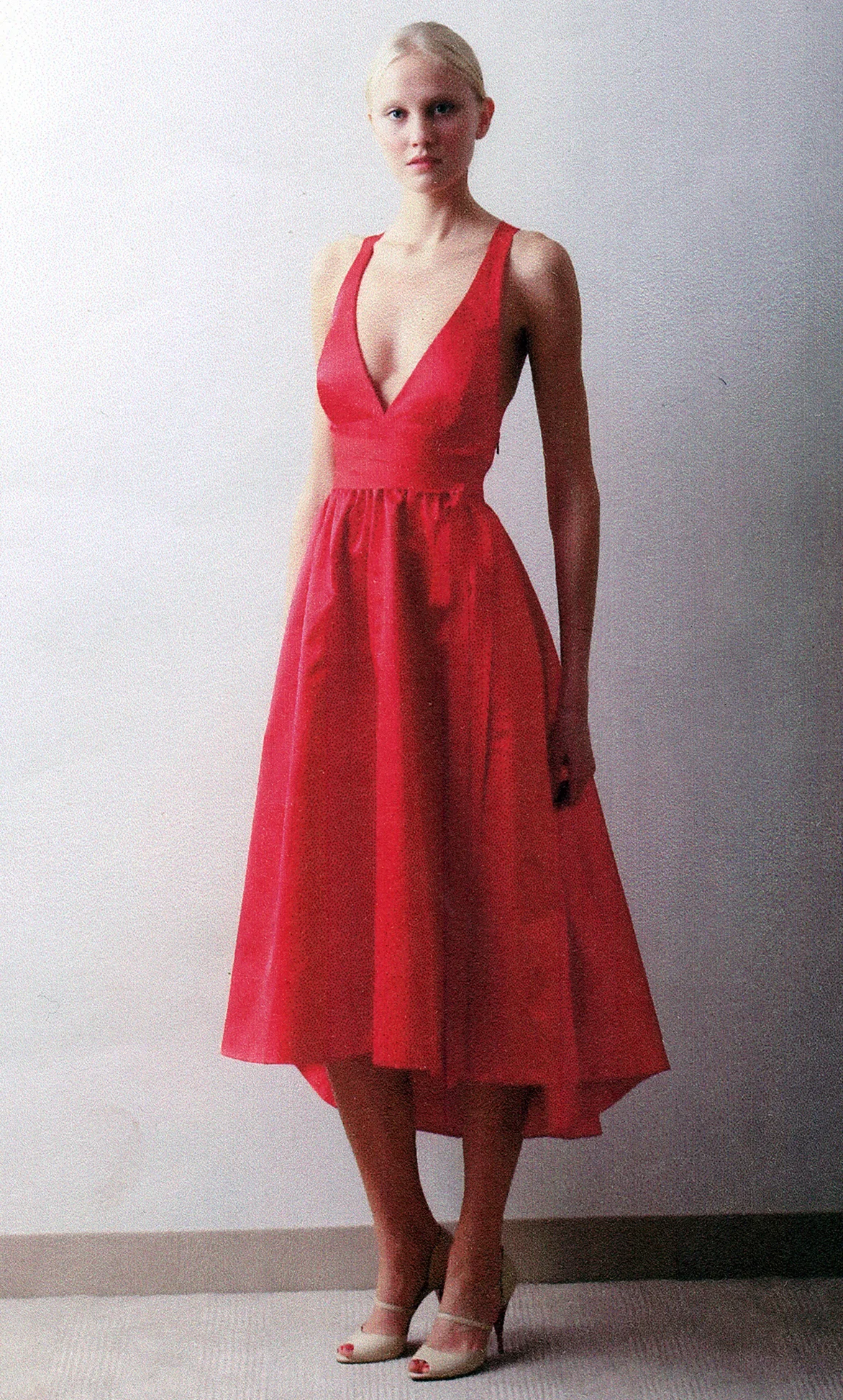 Halston_02_T.jpg
