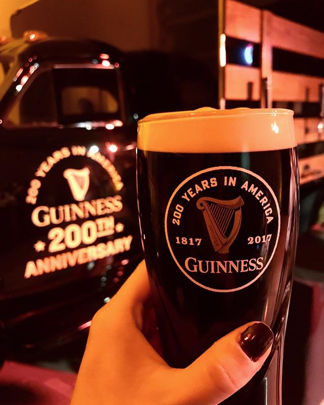 Celebrating 200 years of @guinnessus 🎉🍺#newyorkfoodbabes #guinness200thanniversary