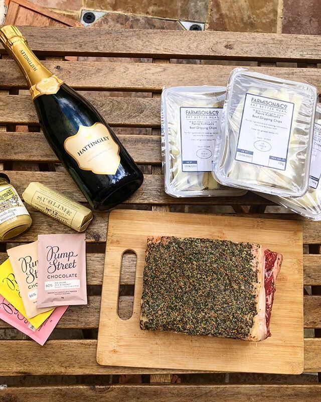 ‼️ COMPETITION TIME ‼️
We&rsquo;ve teamed up with @farmisonuk &amp; @hattingleywines to give you the chance to win the &ldquo;Great British Reunion Box&rdquo; filled with everything you need for a delicious dinner at home! Includes @hattingleywines C