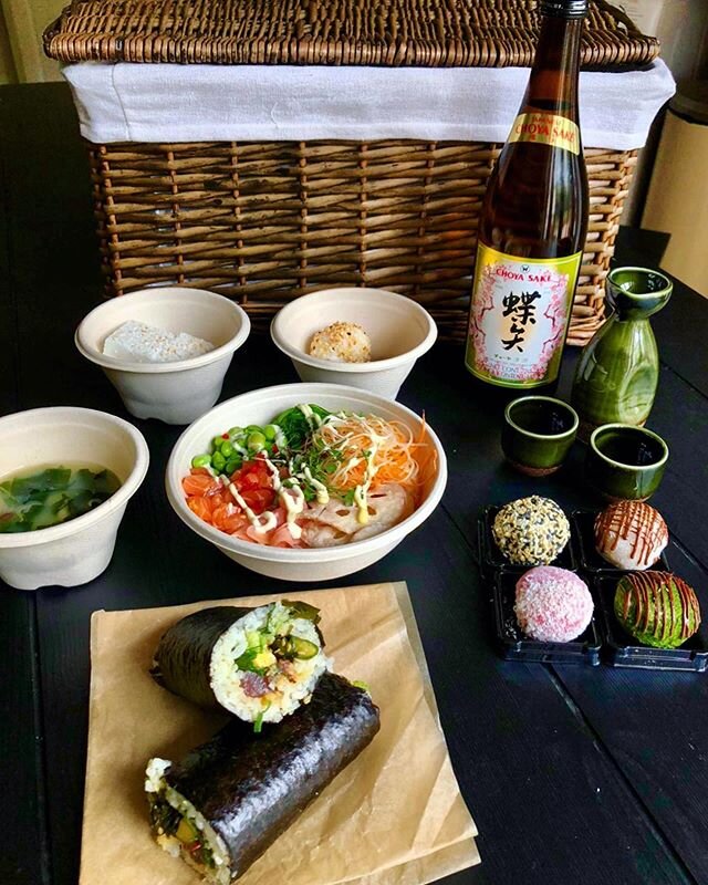 ❗️COMPETITION TIME ❗️
Win a 3-Course Chirapo Meal for two, Deluxe Mochi gift set, Sake bottle and set from @yumyconcepts - a newly launched cloud kitchen delivering sustainable, varied and high-quality home-dining experiences in London 🙌
To enter:
1