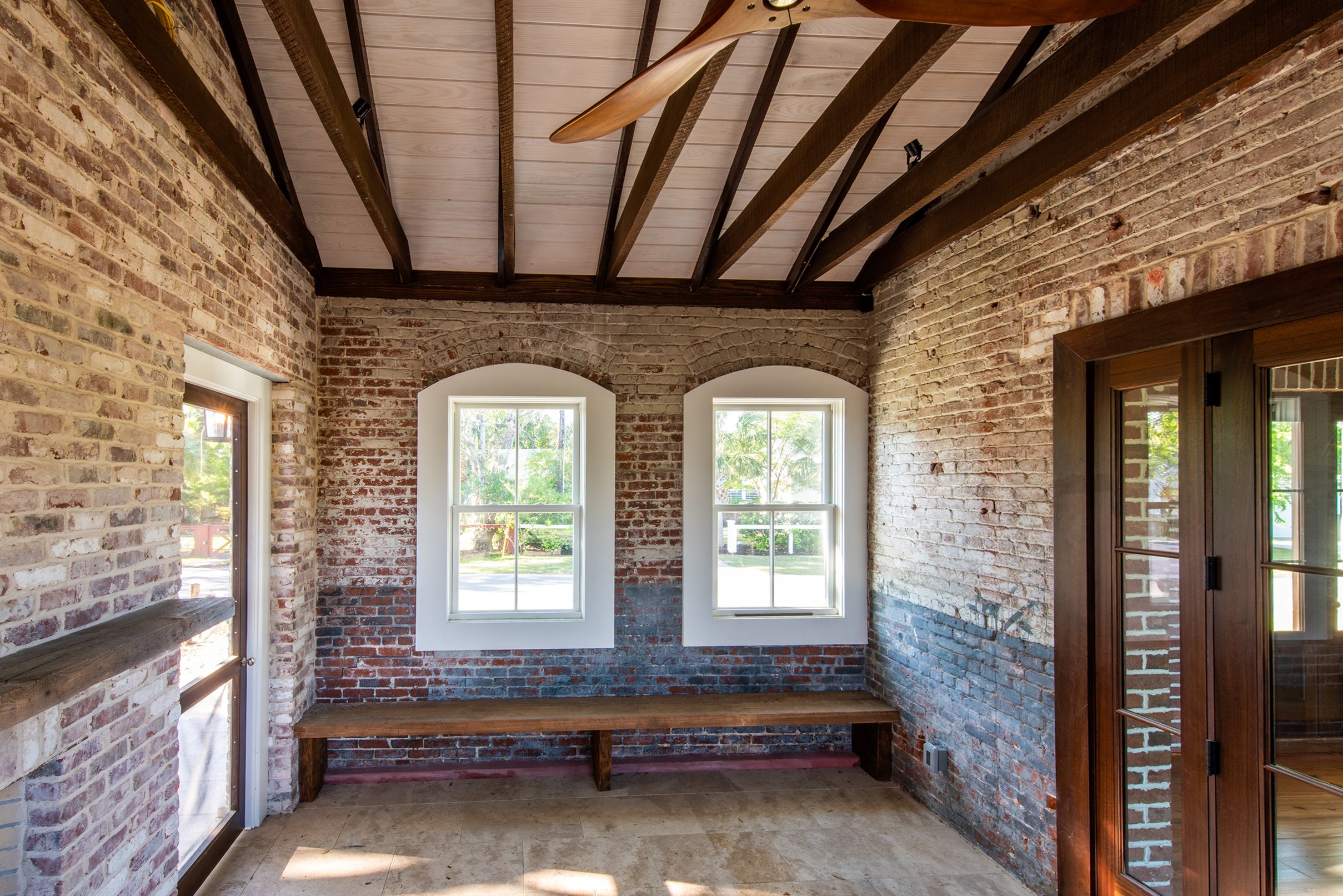 Screened Porch 01 b.jpg