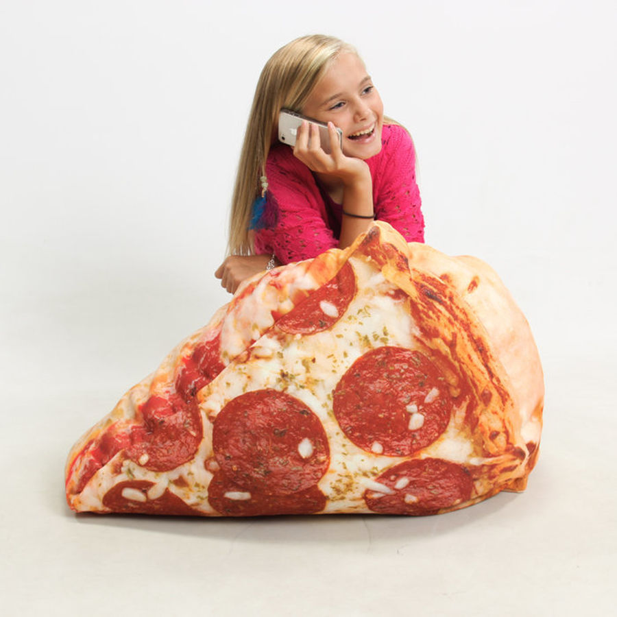 Pizza bean bag. (image via sweetyhigh )