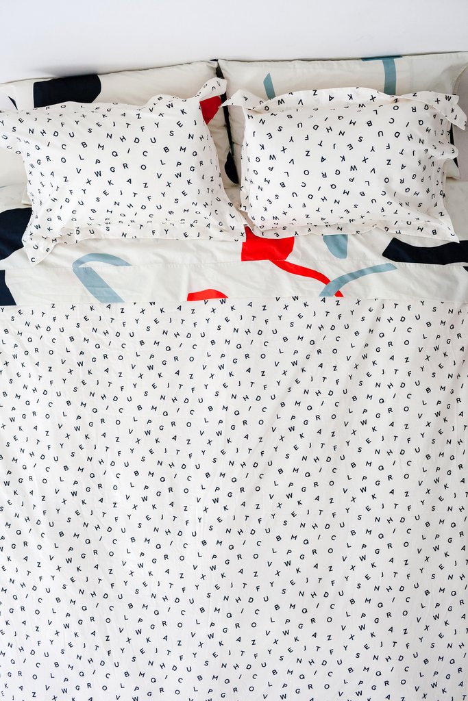 So simple and so good. (Alphabet Duvet Set via dusendusen.com )