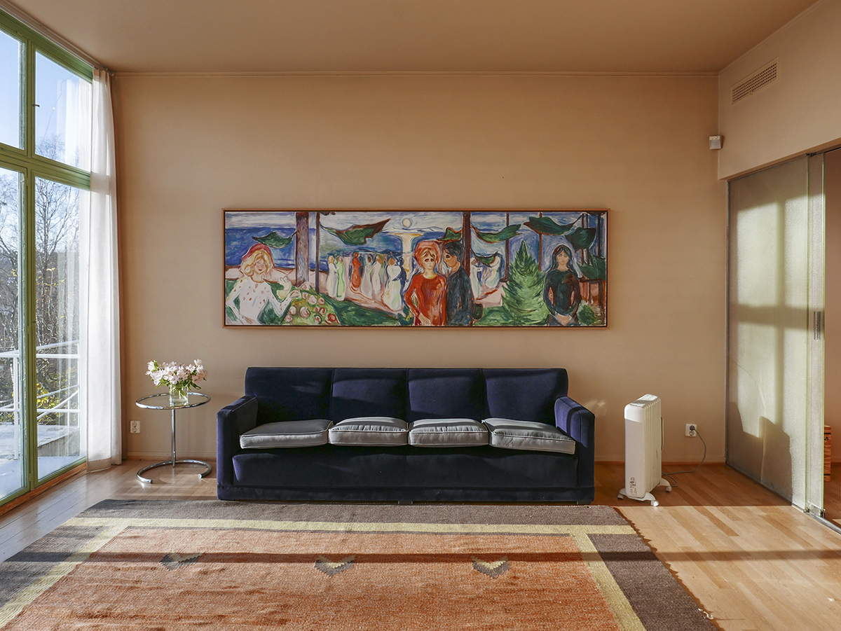 "The gallery room, which would have at one time been lined with drawings and paintings by Munch, lies on the other side of the glass bricks. The family's residences — including the nursery and master bedroom — were located on the topmost floor." Aka DREAM ROOM (via sightunseen)