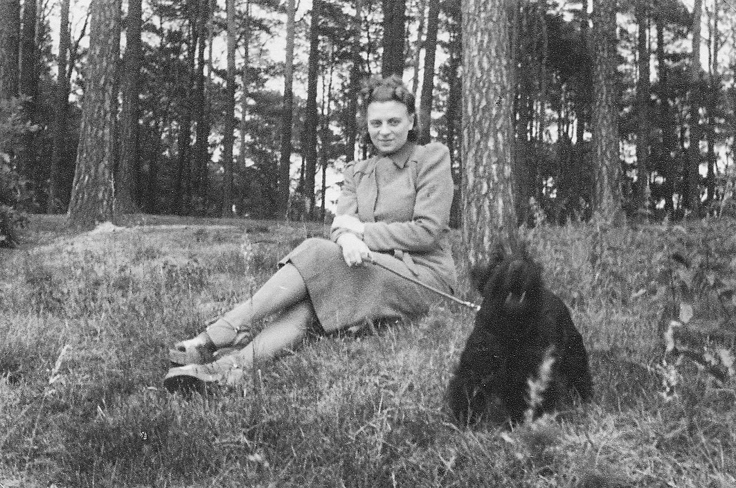 010_Scotts_1935-1942.jpg