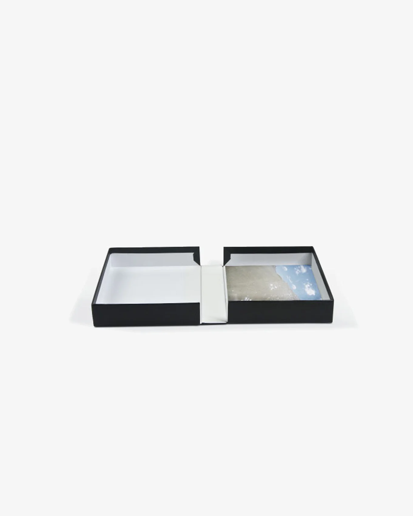 Portfolio-Case-blackwhite.jpg