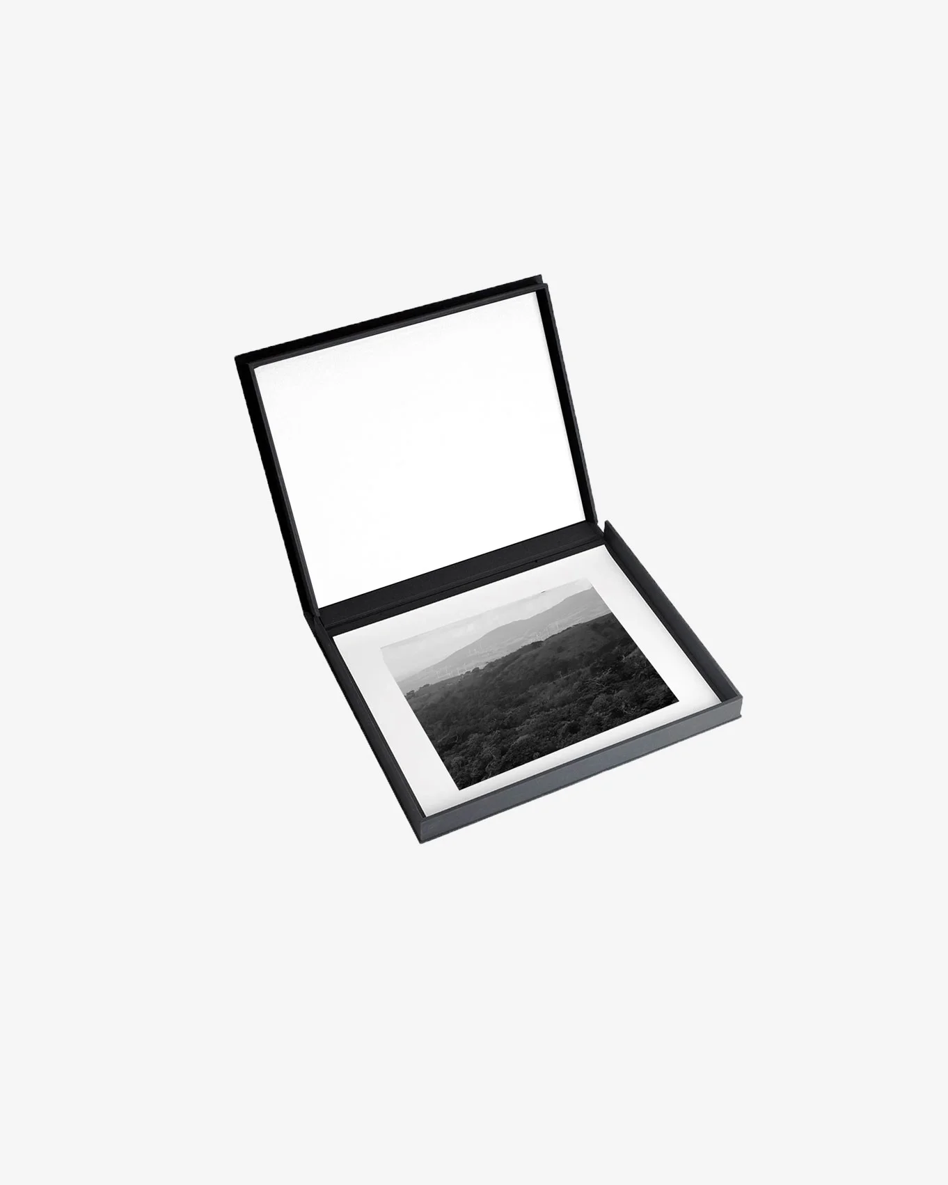 LippedClamshellBox_Ecomm_Open1.jpg