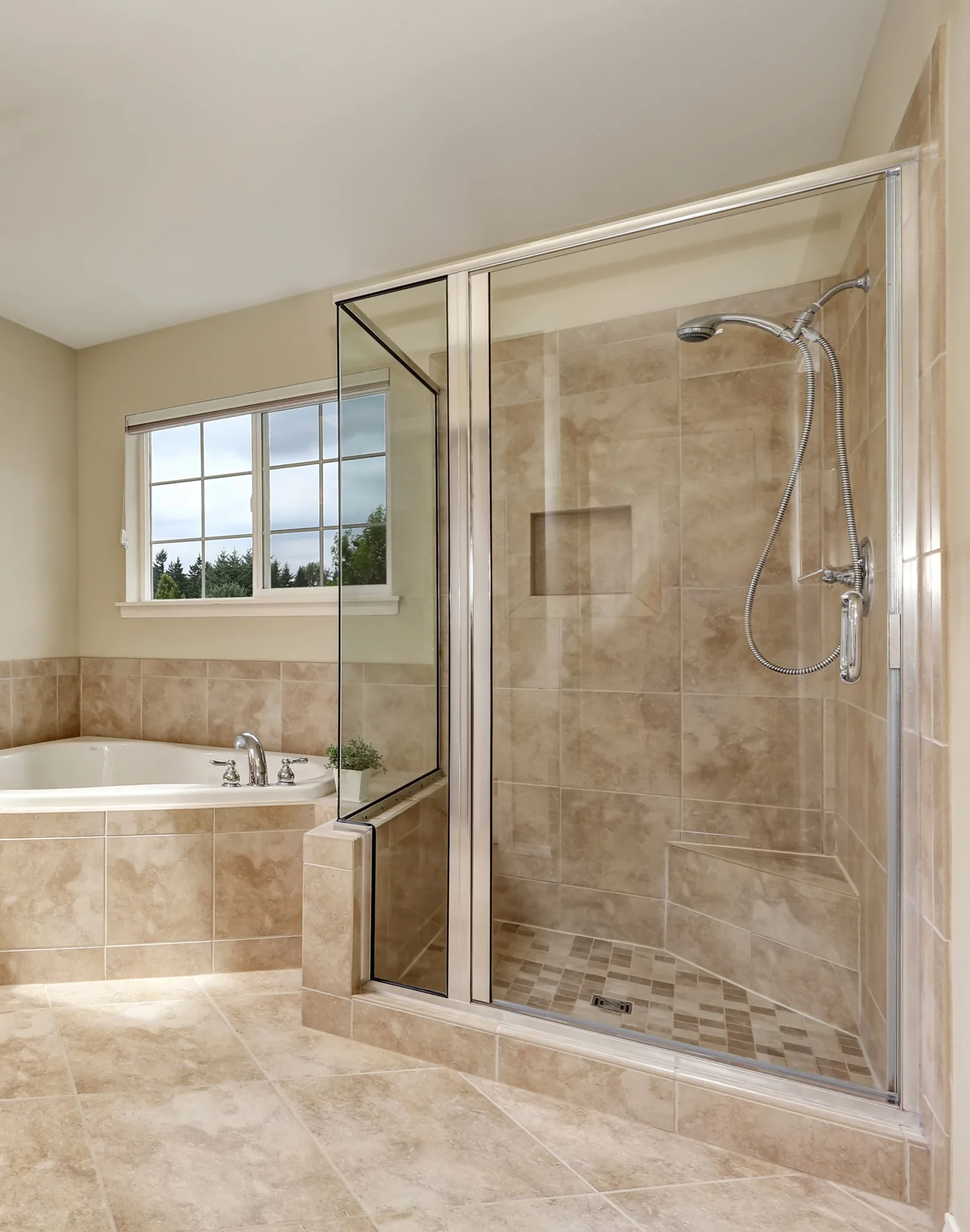 shutterstockBathroom2_467671790.jpg