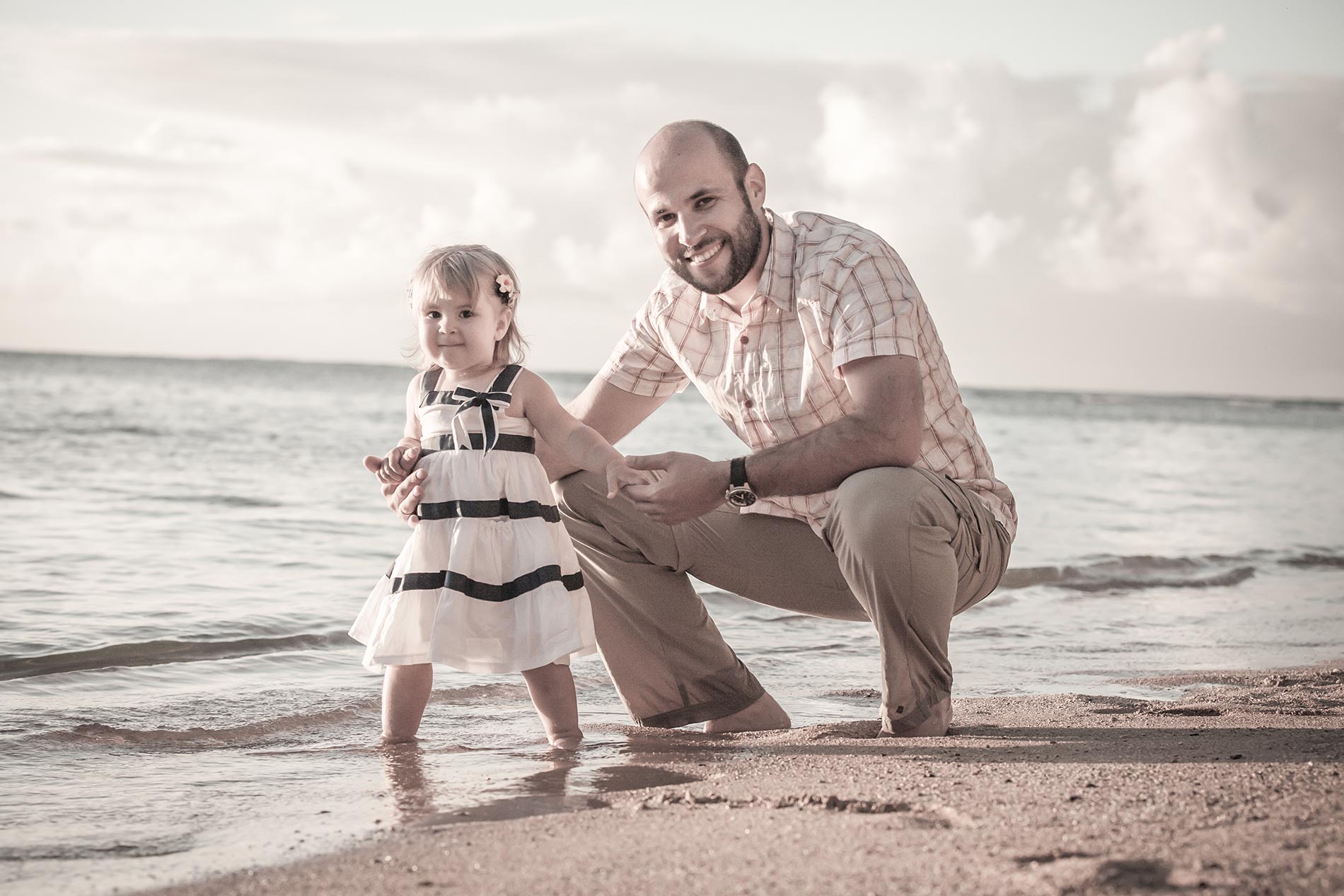 Cute family photos Oahu