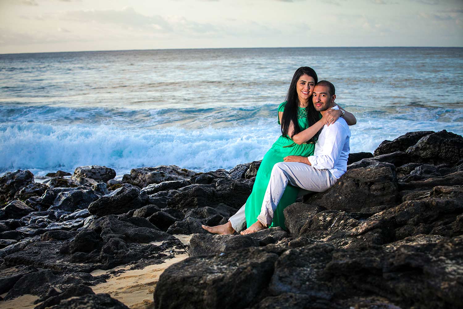 romantic-beach-photography-oahu.jpg