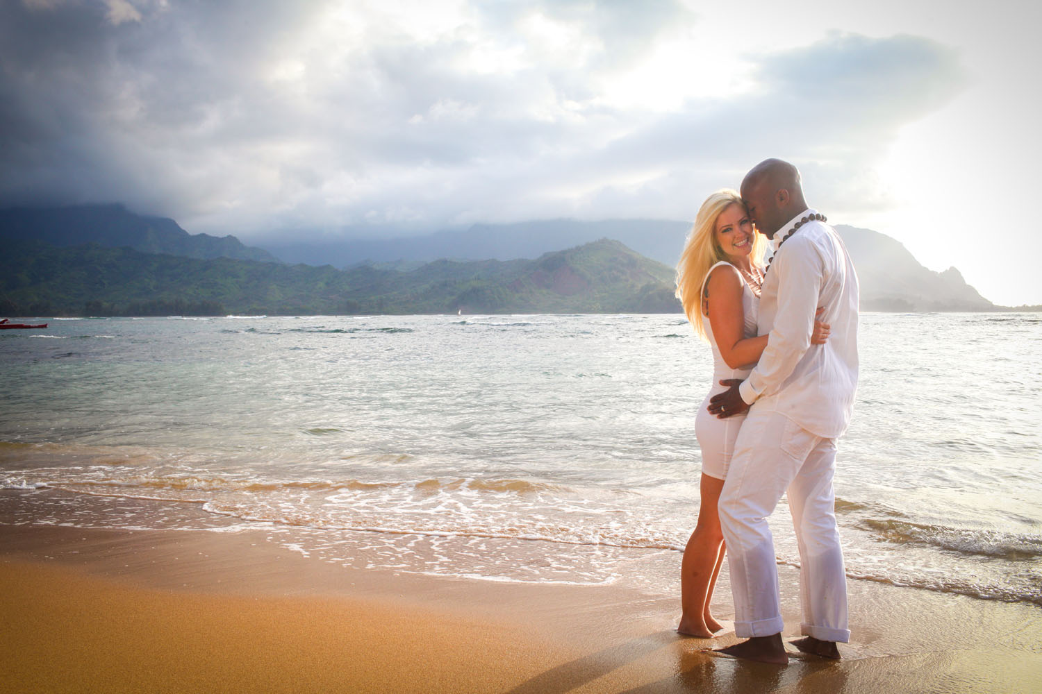 Couple beach photography Oahu