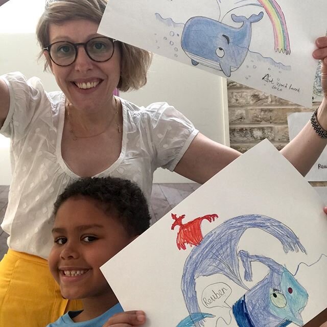 Just had great fun with @rbiddulph breaking a world record! Thank you #artworldrecords #drawwithrob 🐳👨🏽&zwj;🎨🧑🏼&zwj;🎨