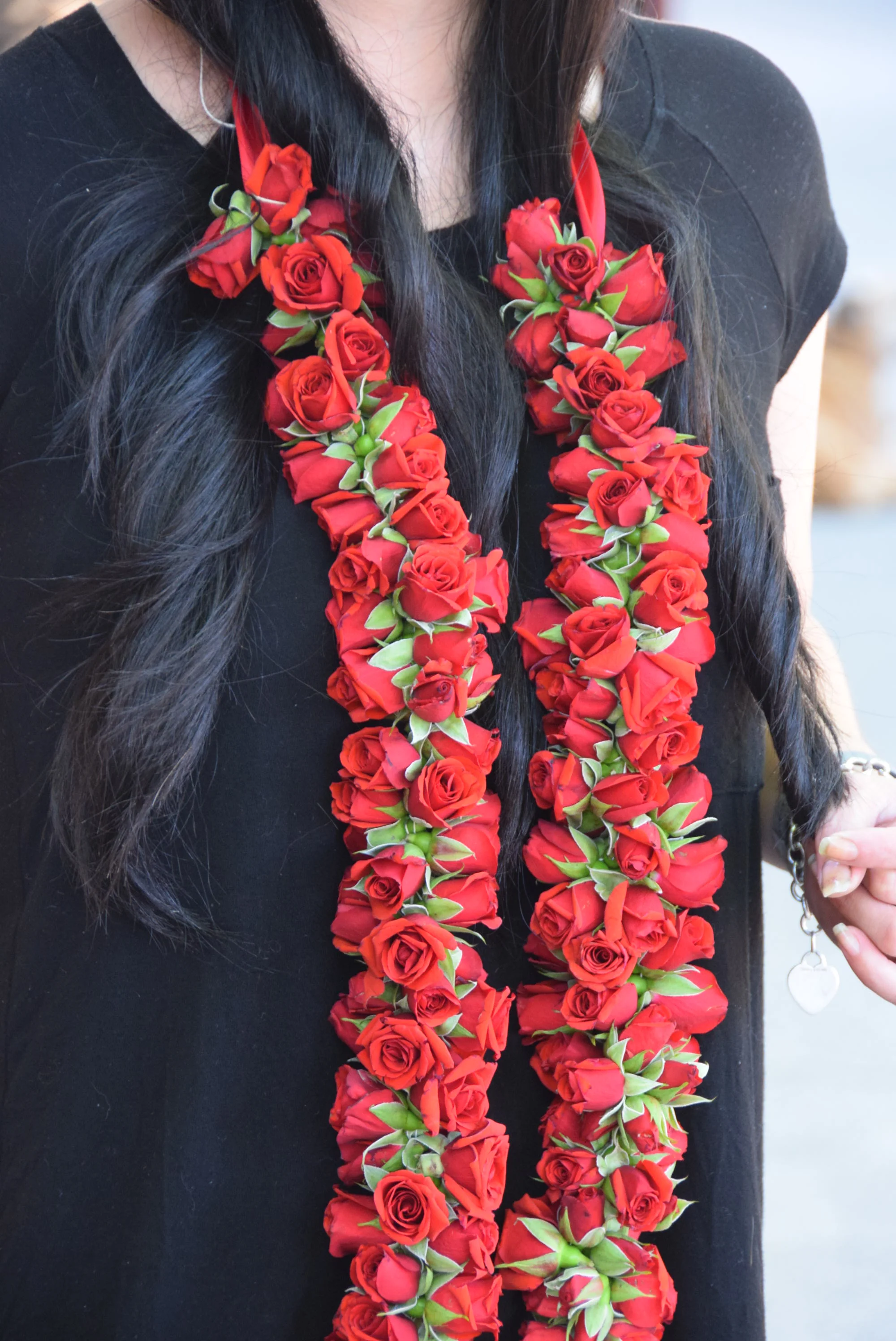 Red rose wedding lei