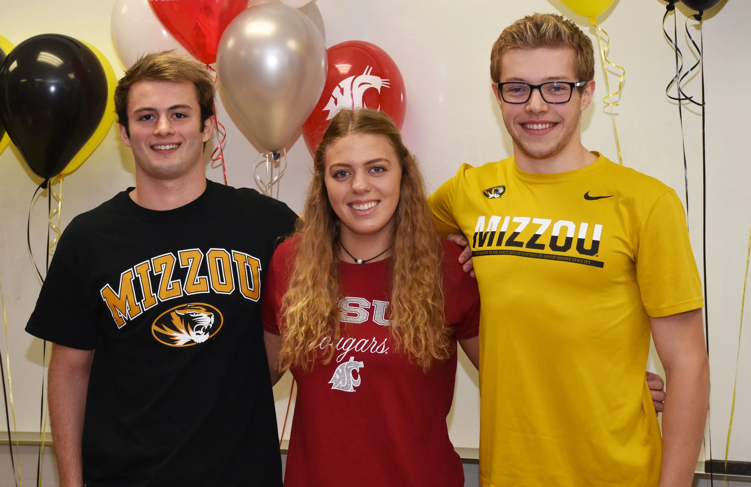 LTHS Swim/Dive Student-Athletes (left to right)