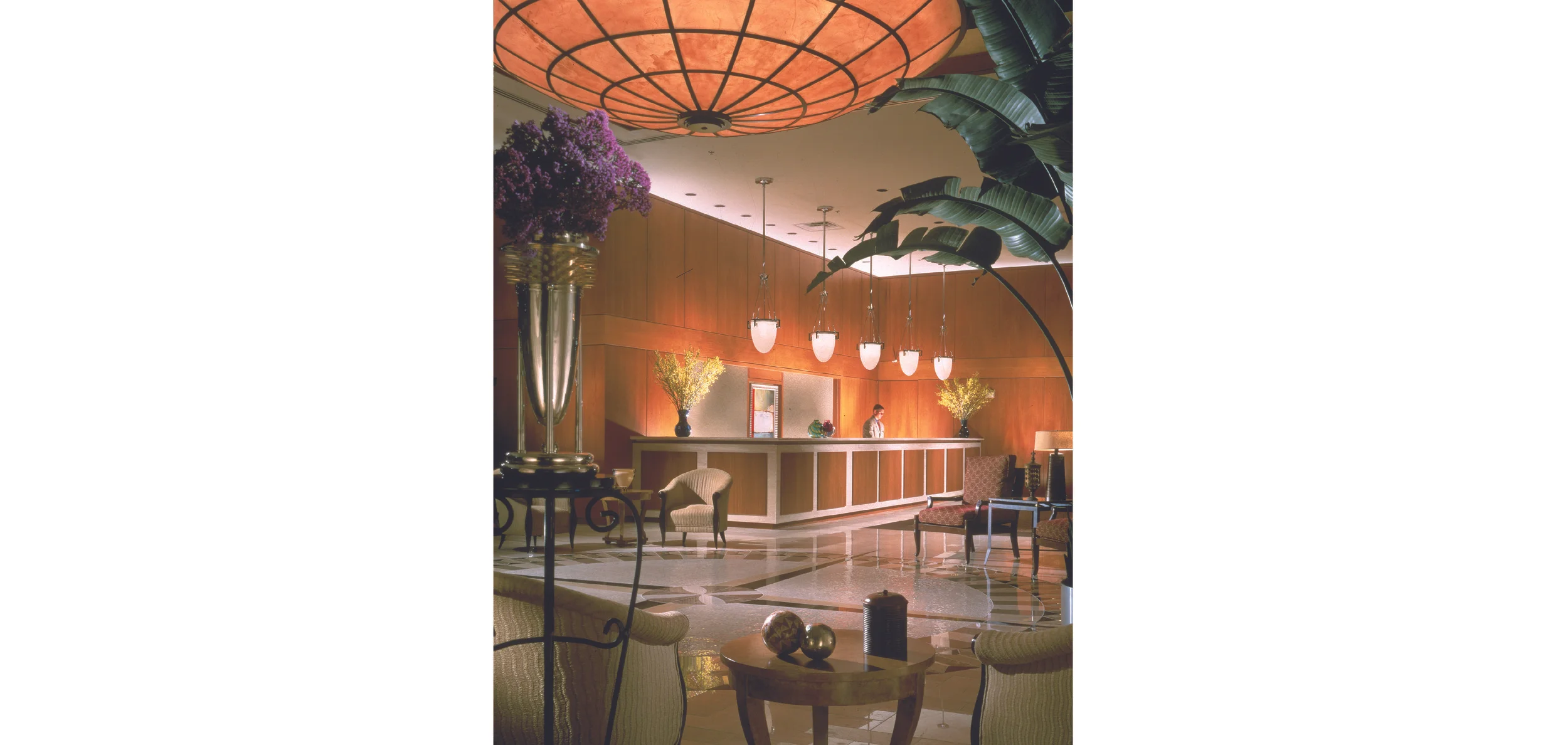 Lobby & Front Desk