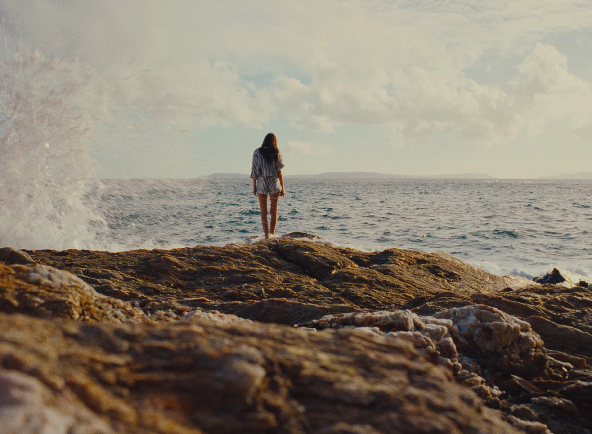 001 SUZI KONDI LETE25.00_03_32_17.Still014.jpg