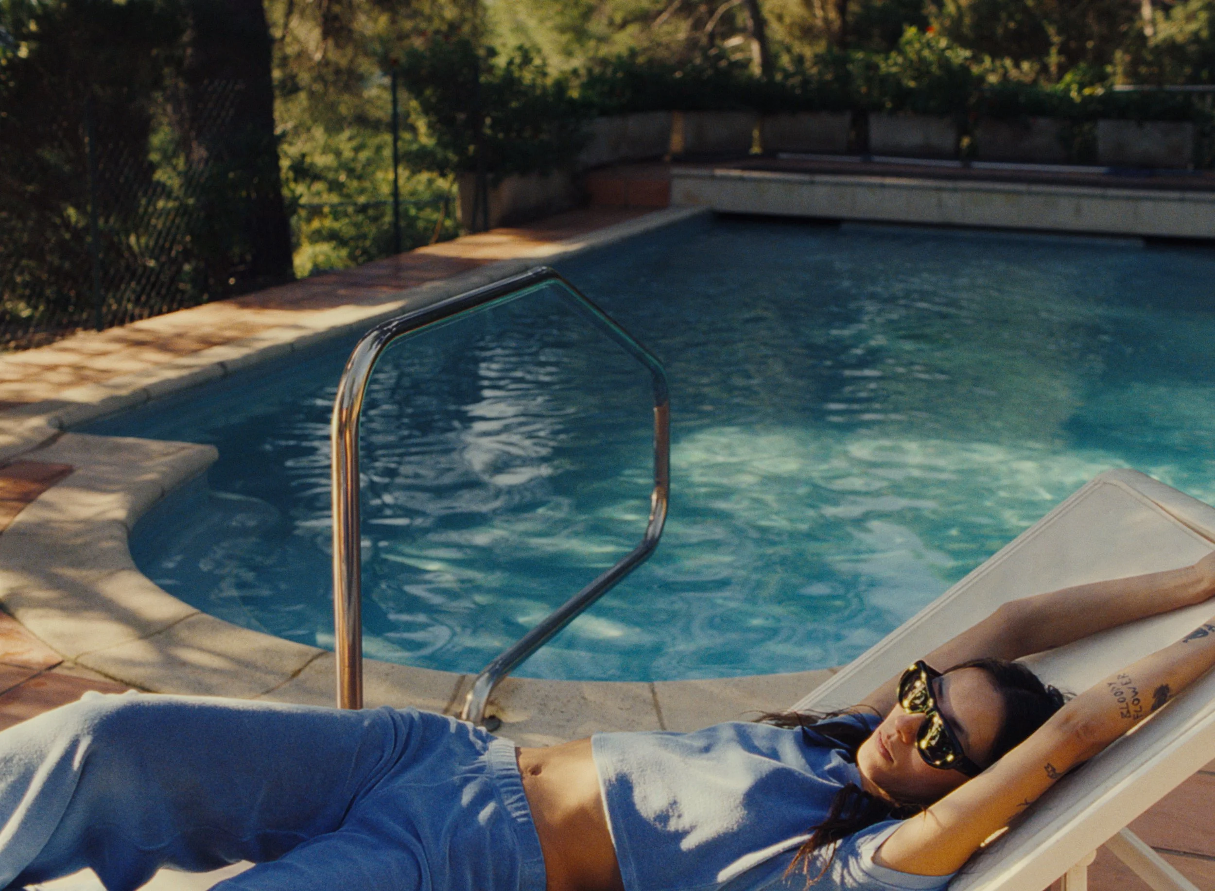 001 SUZI KONDI LETE25.00_03_56_04.Still008.jpg