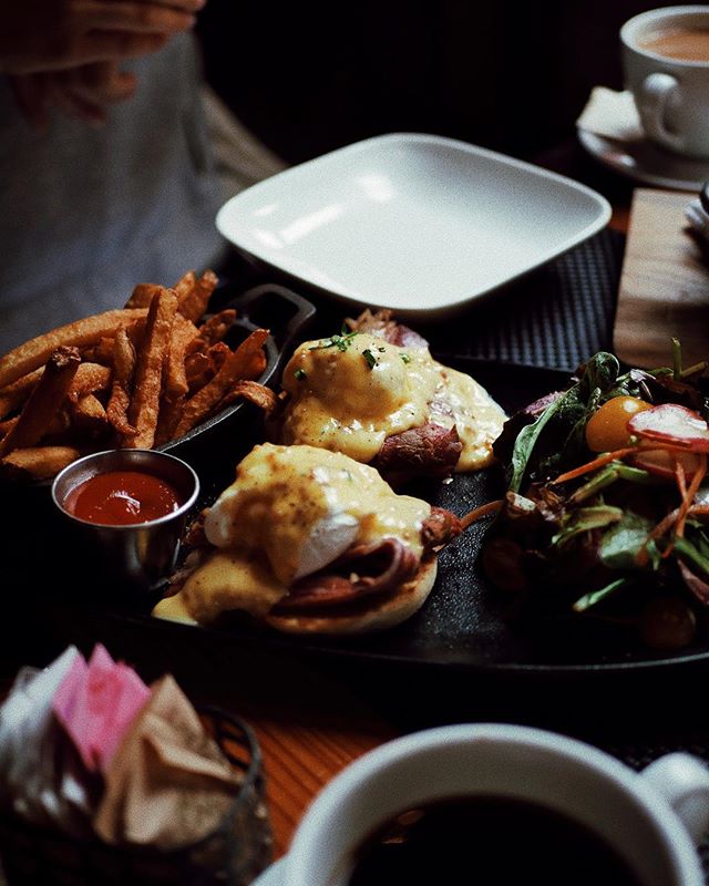 brunch tones @spiritspure // #patrickshootsfood // .
.
.
#tacos #toeats #foodphotography #eaters #eateverything #toeats #blogto #foodie #yum #tasty #foodporn #foodie #foodstagram #food🍴#sharefood #freshfood #toeats #foodto #sixeats #6eats #eat #livetoeat #foodstagram #raptors #leslieville #food❤️ #eat🍴 #torontobloggers #nyceats #potd #patrickshootsfood #eeeeeats