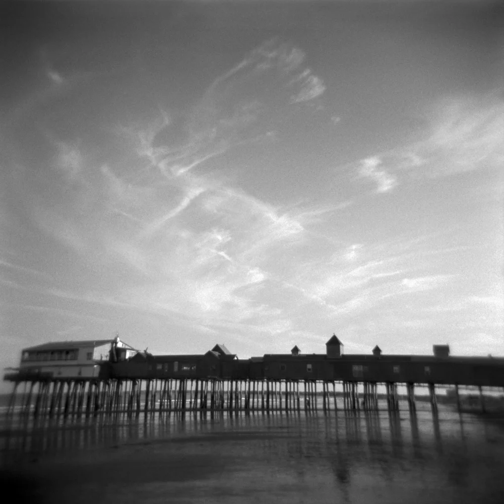 Square-the-pier-bw.jpg